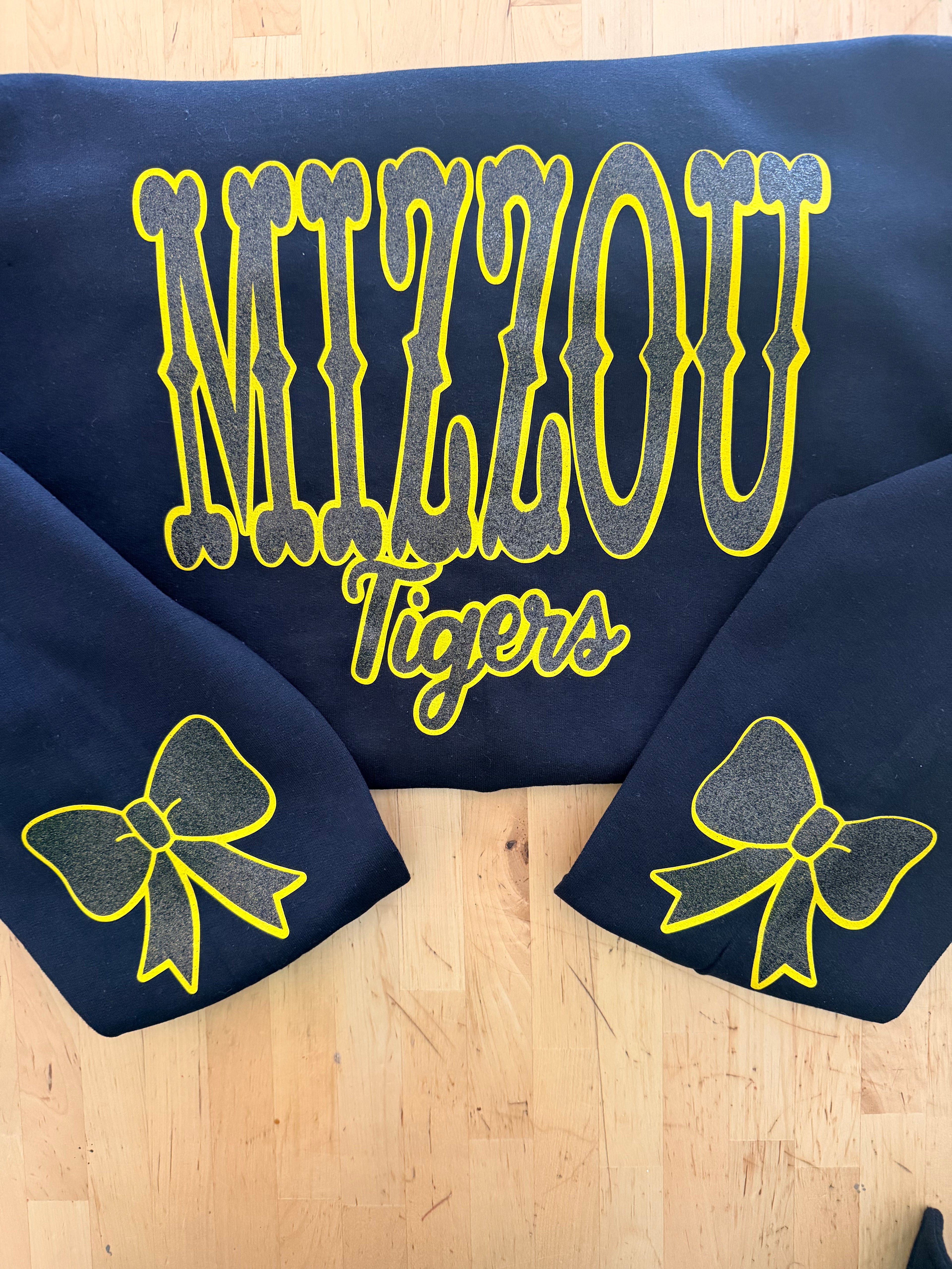 ✨MIZZOU TIGERS Sparkly Sweatshirt 🖤💛