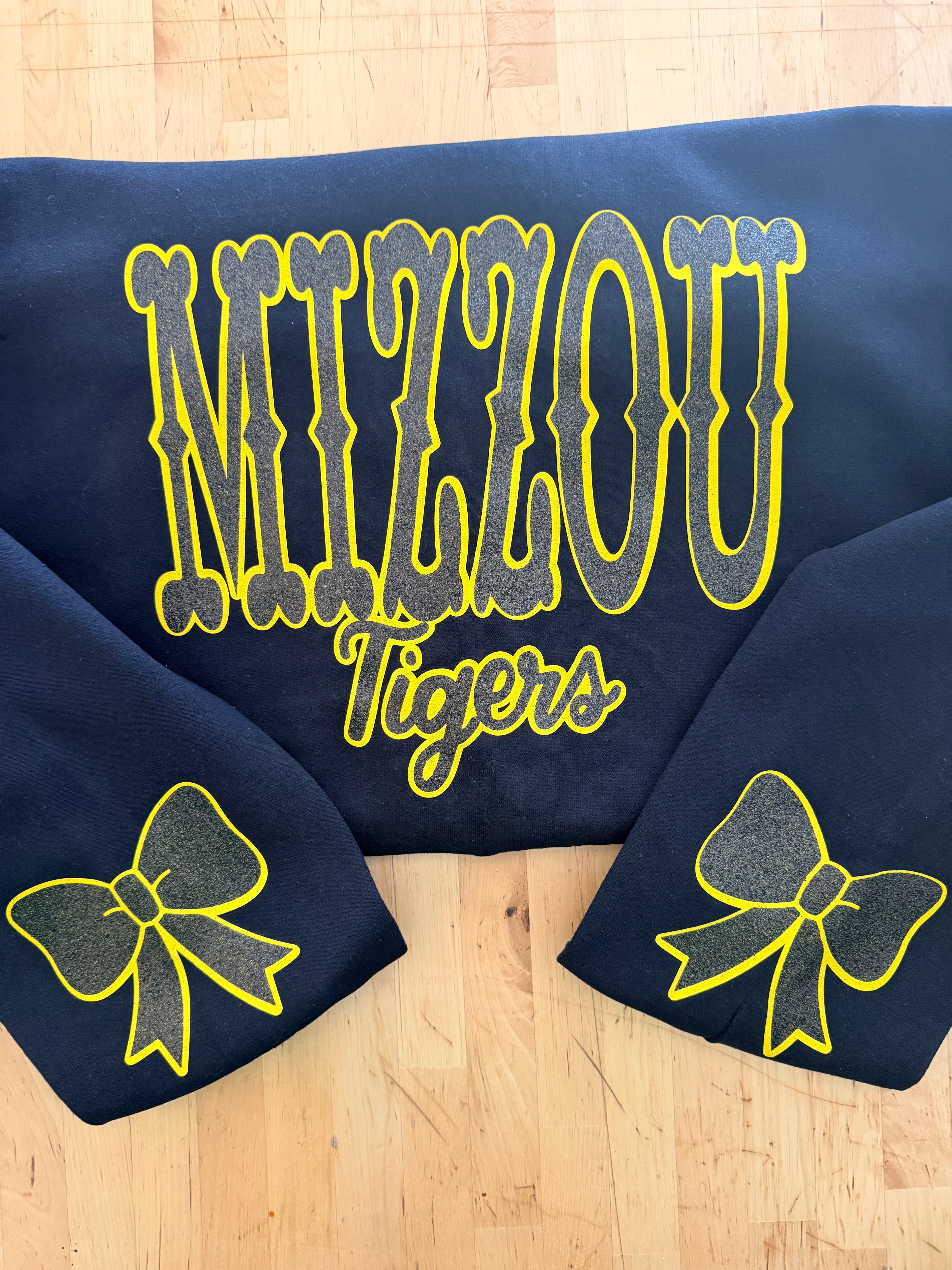 ✨MIZZOU TIGERS Sparkly Sweatshirt 🖤💛